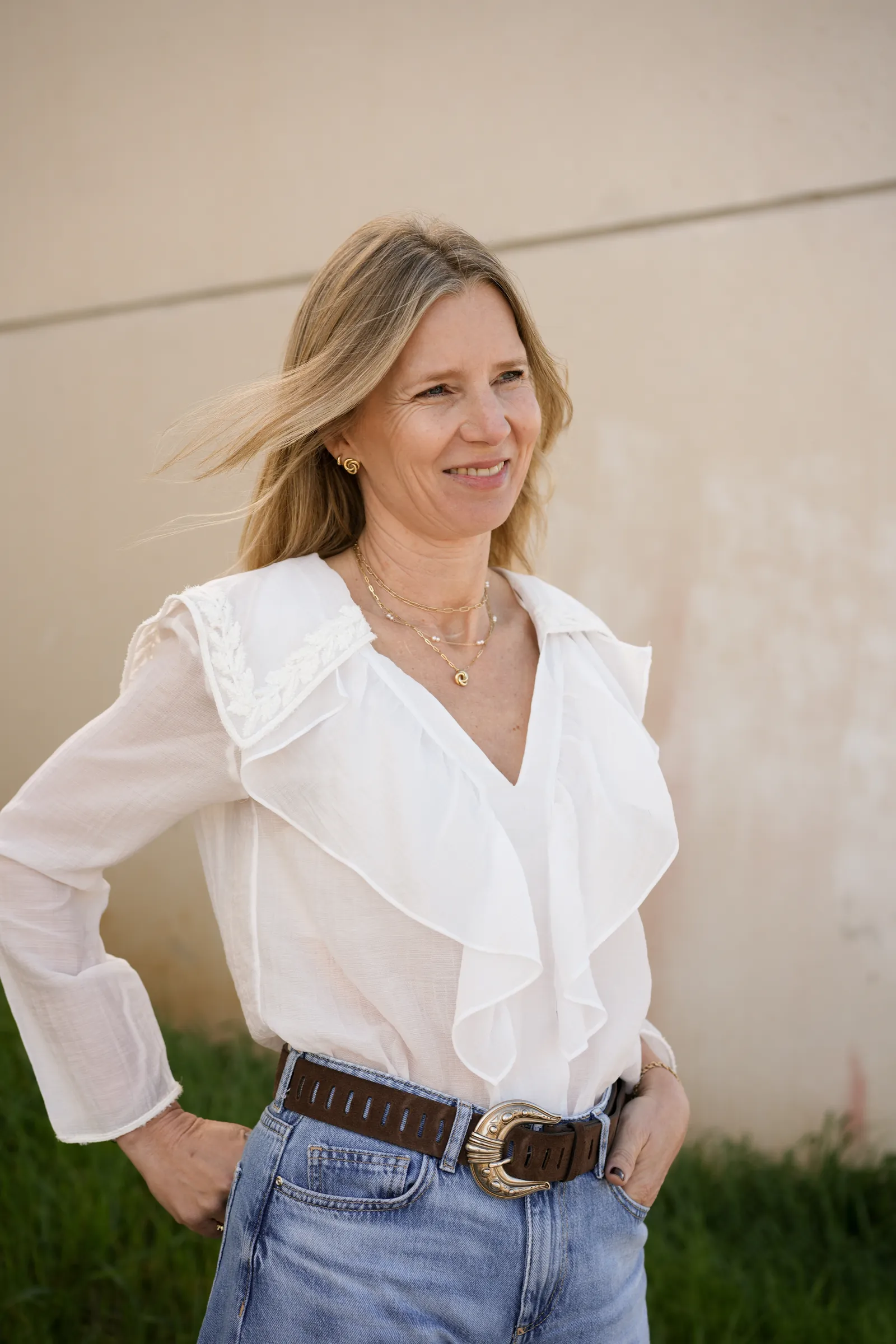 Nana Nørreslet en el exterior de la fábrica